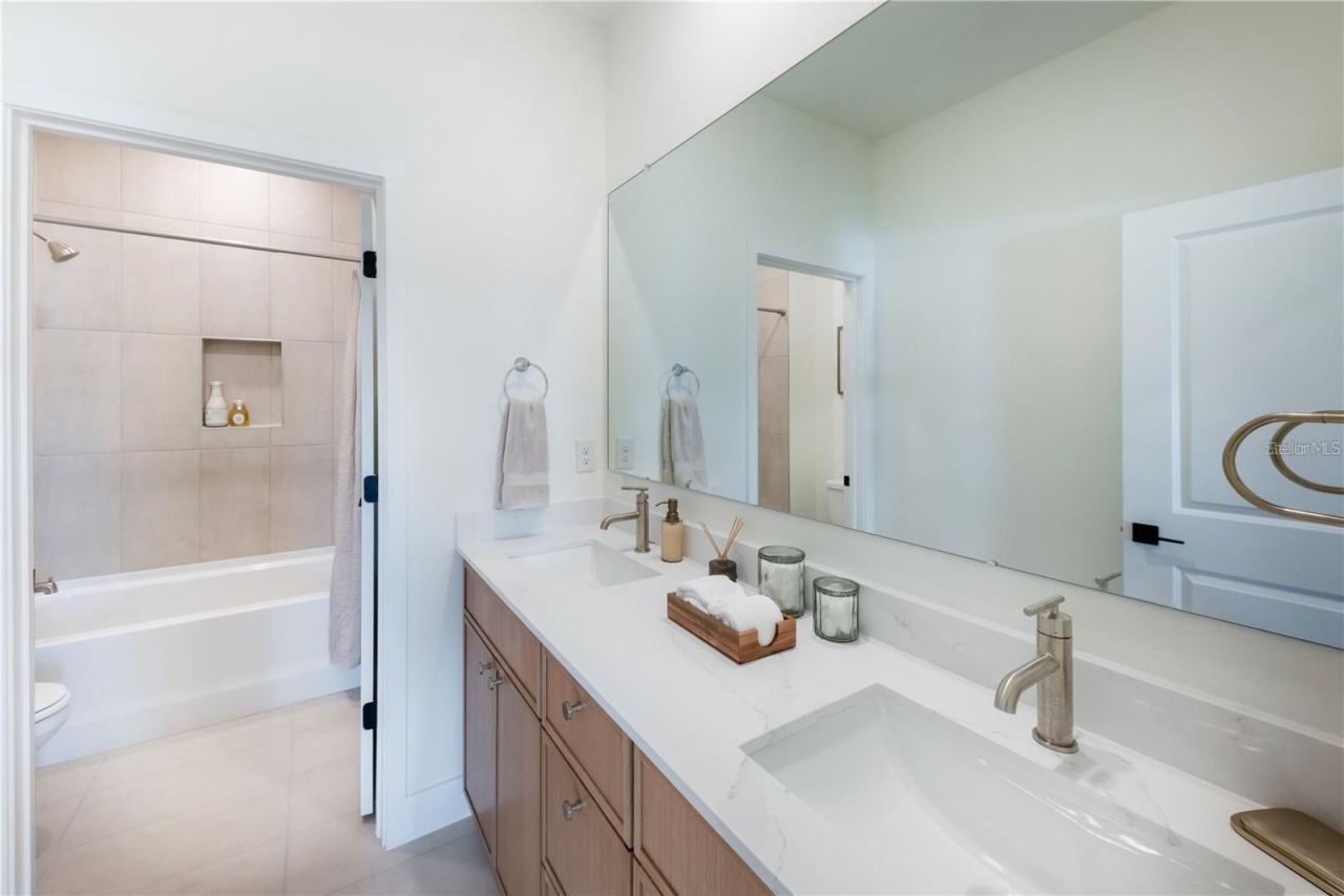 Photo 14 of 20: Photos are of same model with similiar finishes