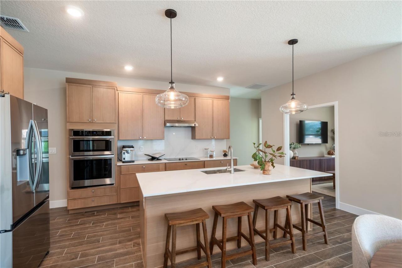 Photo 7 of 20: Photos are of same model with similiar finishes