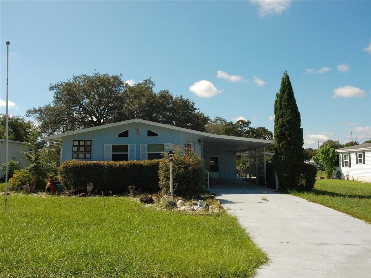 Photo 1 of 20: Front