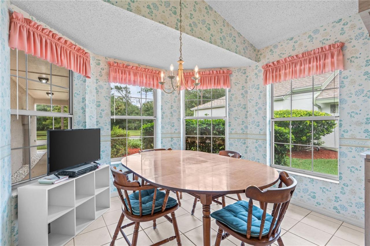 Photo 12 of 20: Sunny Breakfast Nook with Pantry
