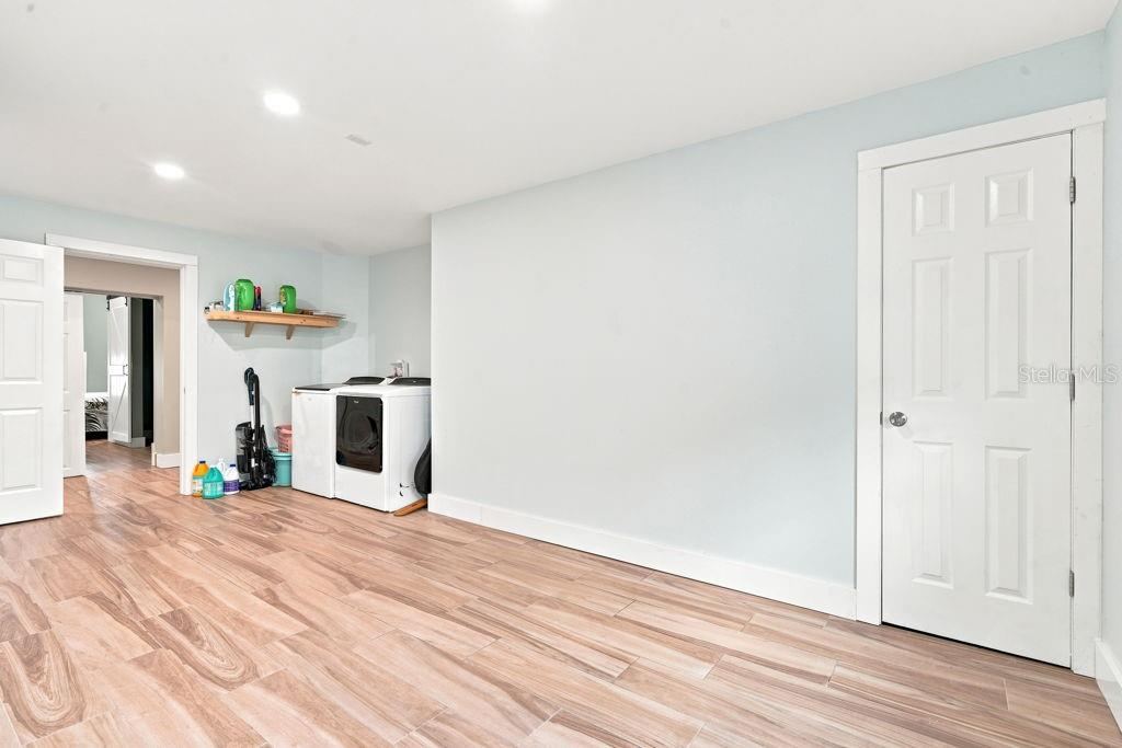 Photo 18 of 20: Laundry & Utility Room