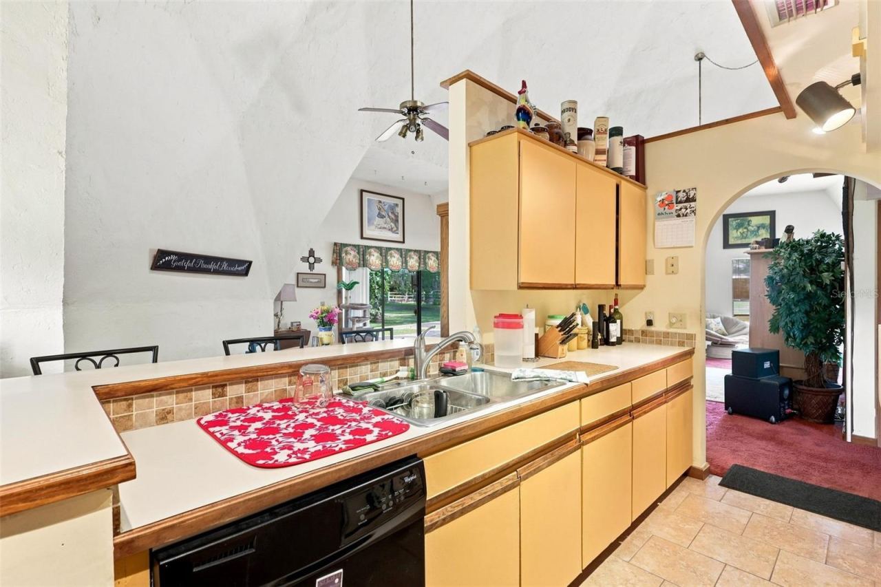 Photo 12 of 20: KITCHEN