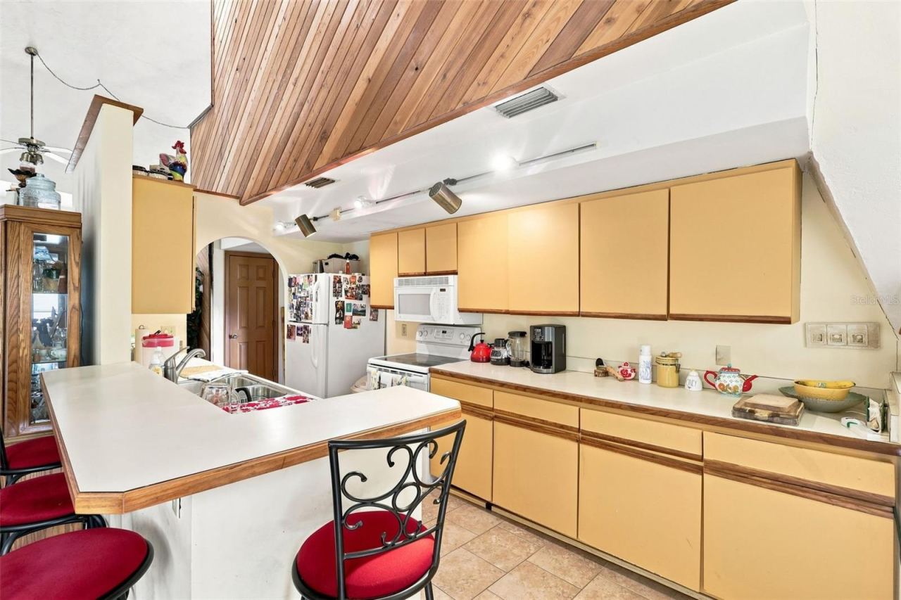Photo 10 of 20: KITCHEN