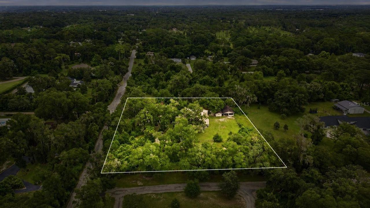 Photo 3 of 20: PROPERTY OUTLINE