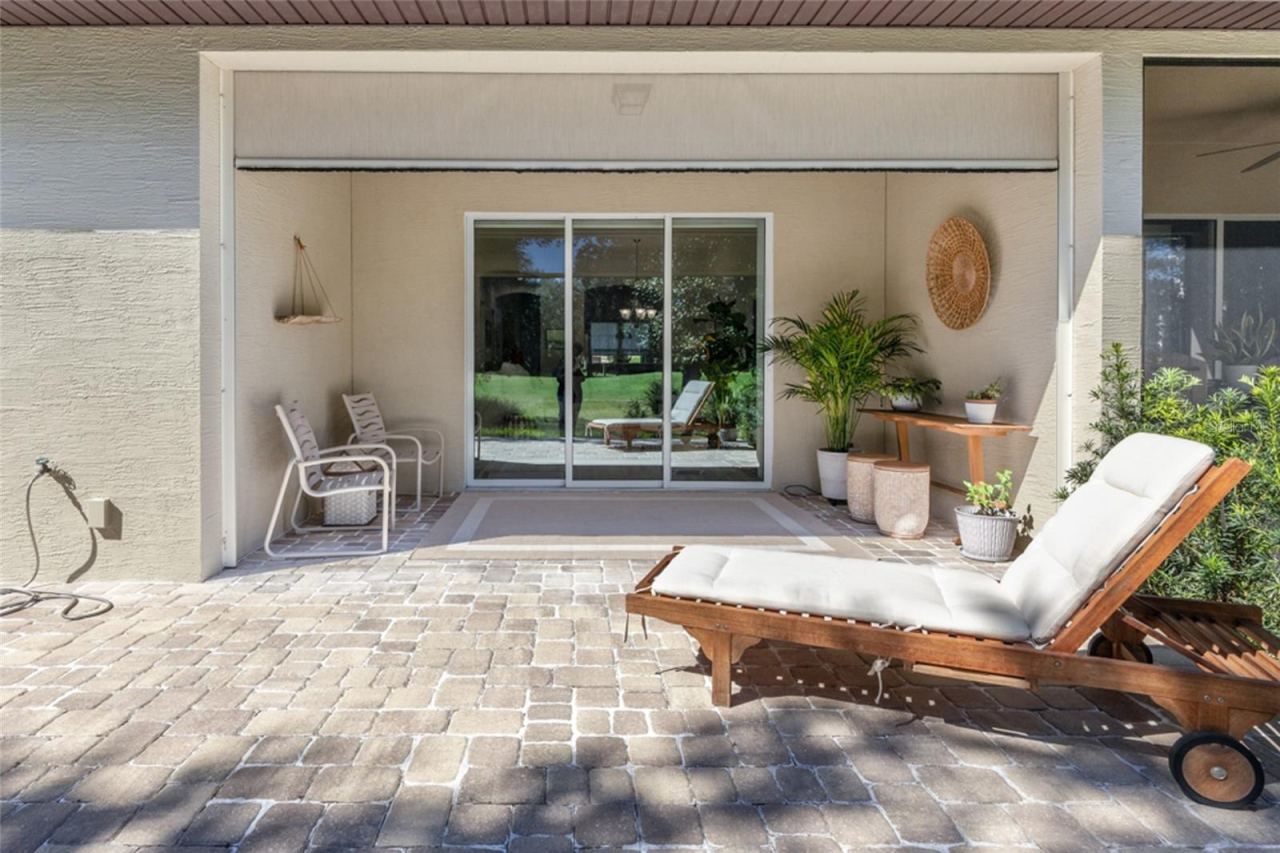 Photo 3 of 20: Back Patio With Pavers.