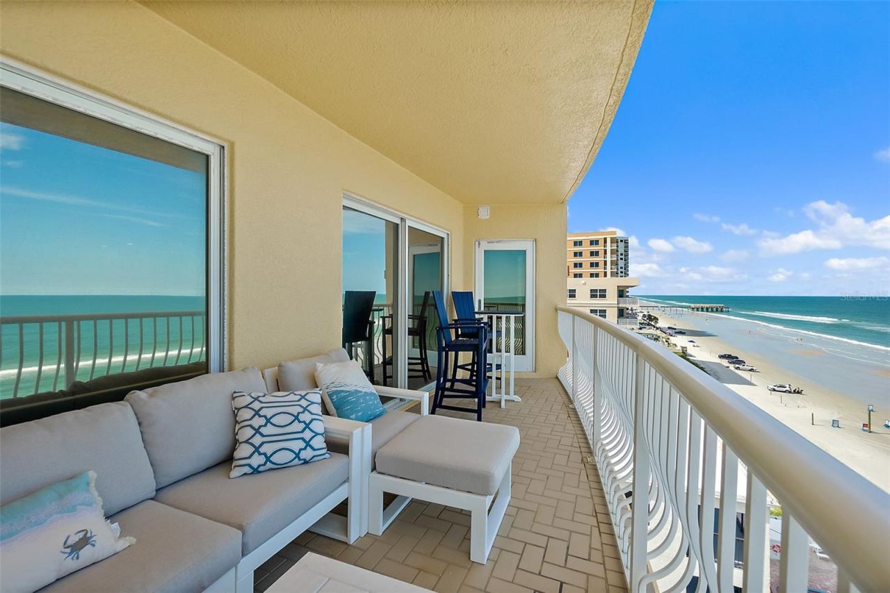 Photo 11 of 20: Oceanfront balcony