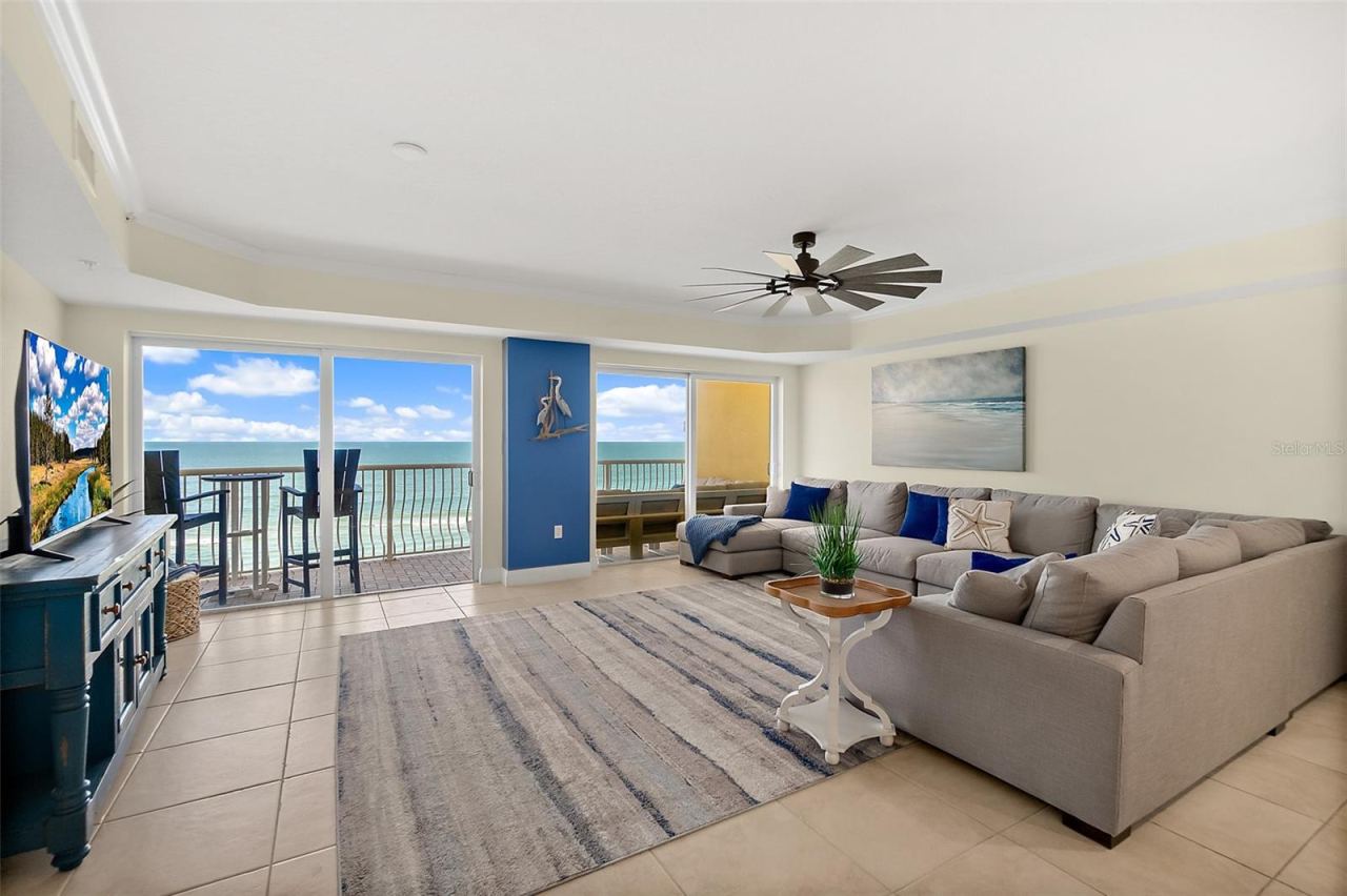Photo 6 of 20: Large living room