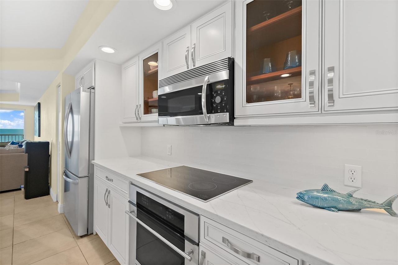Photo 20 of 20: Quartz counters