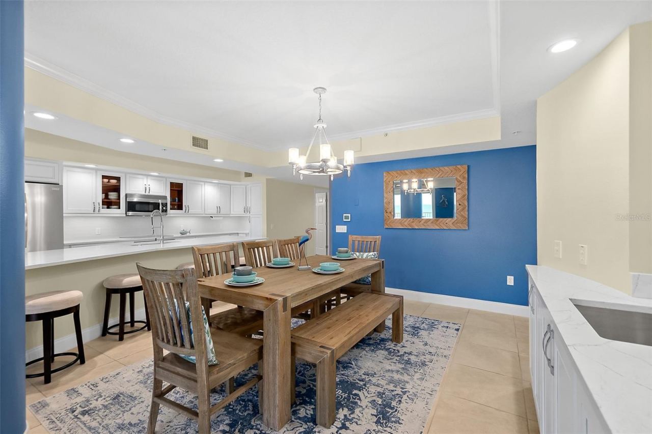 Photo 14 of 20: Dining room
