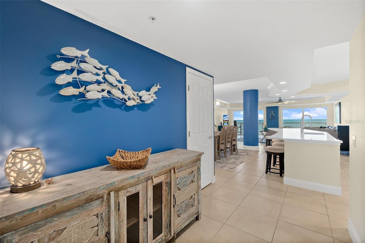 Photo 2 of 20: Penthouse oceanfront