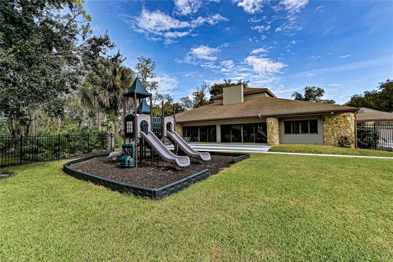 Photo 18 of 20