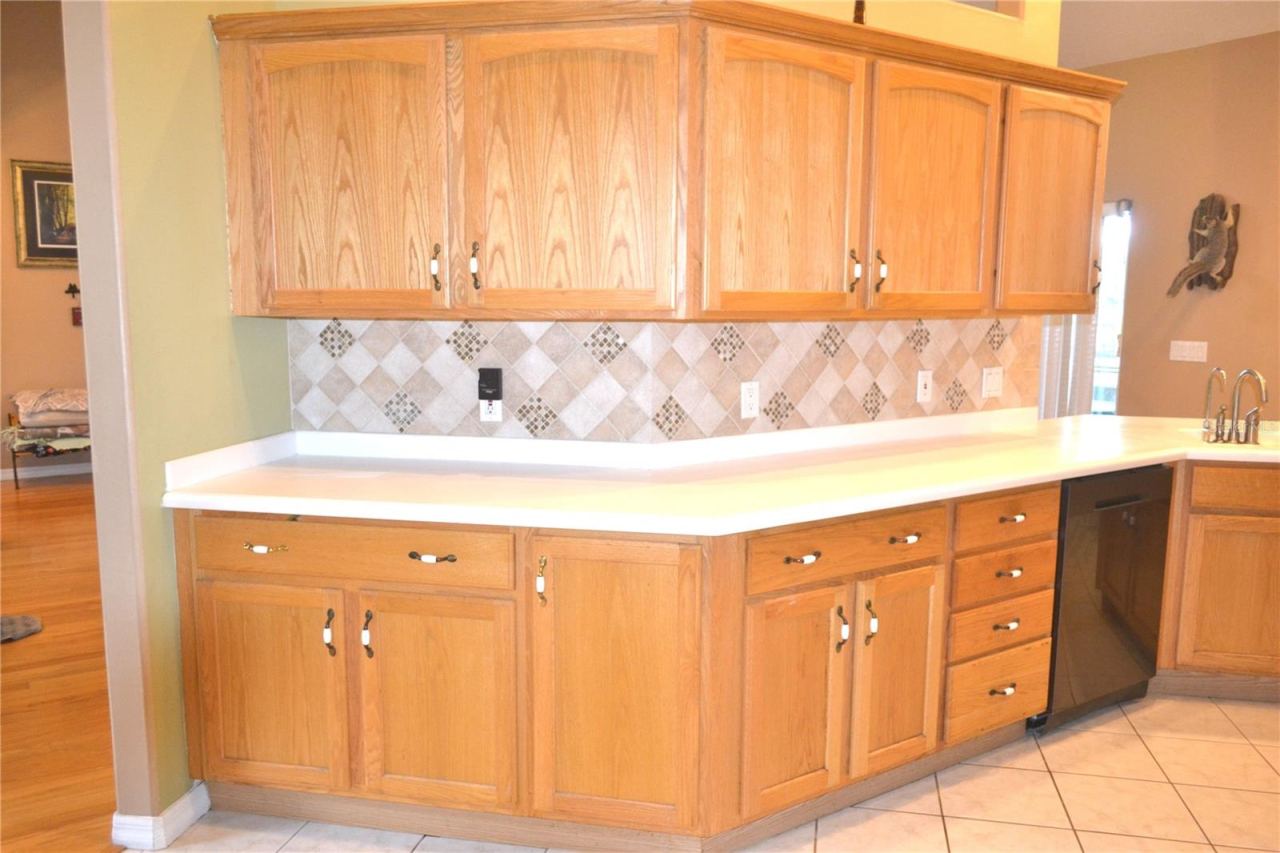 Photo 17 of 20: KITCHEN LOTS COUNTERS