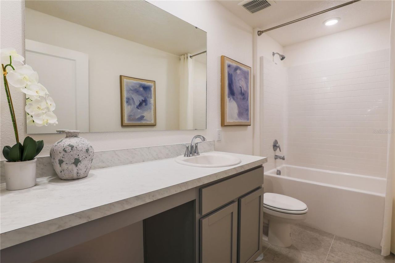 Photo 12 of 20: Model home - actual features may vary.