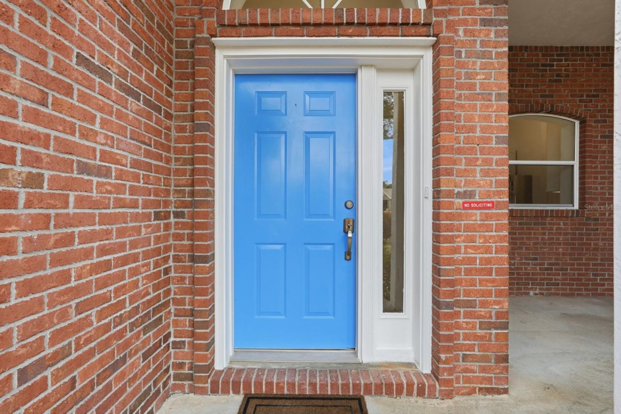Photo 16 of 20: Front Door