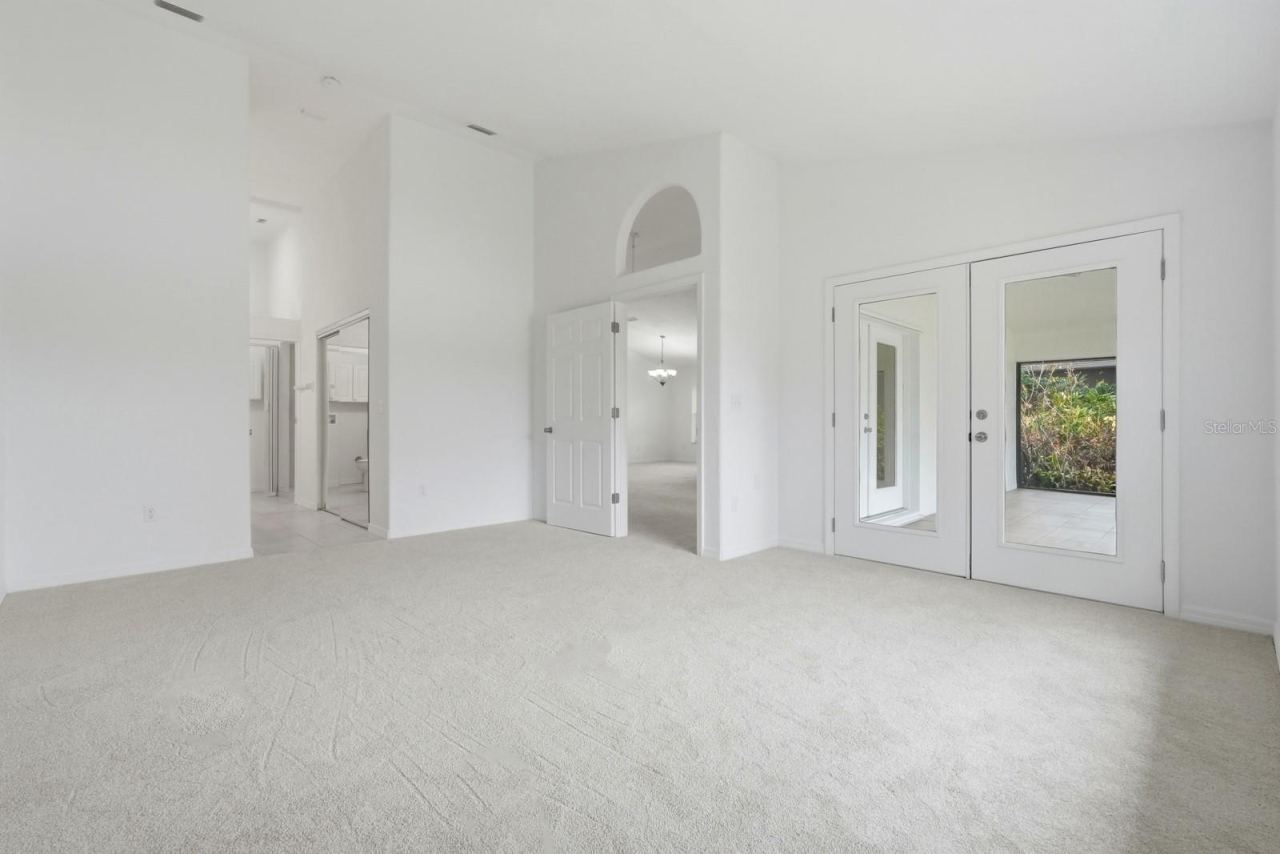 Photo 8 of 20: Master Bedroom