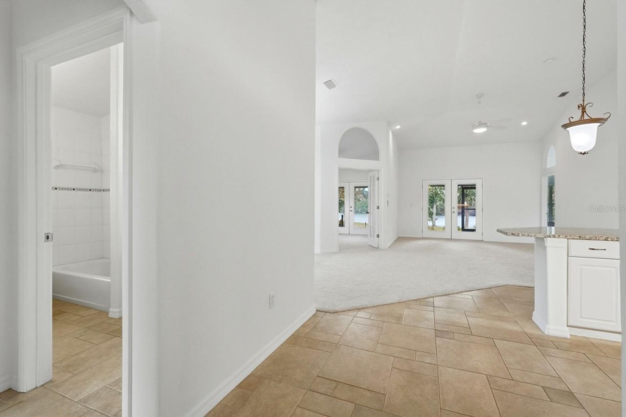 Photo 18 of 20: Coming into the Living room/Kitchen