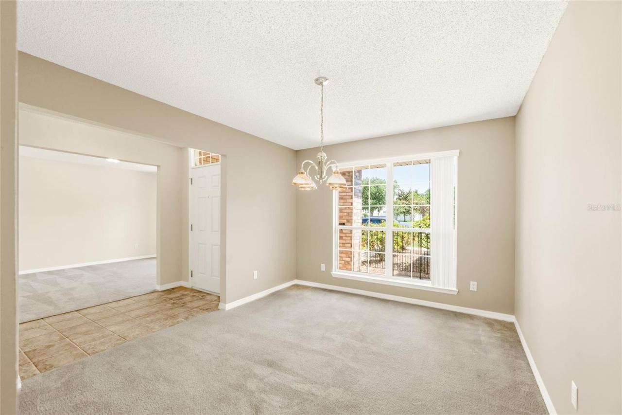 Photo 16 of 20: Dining Room
