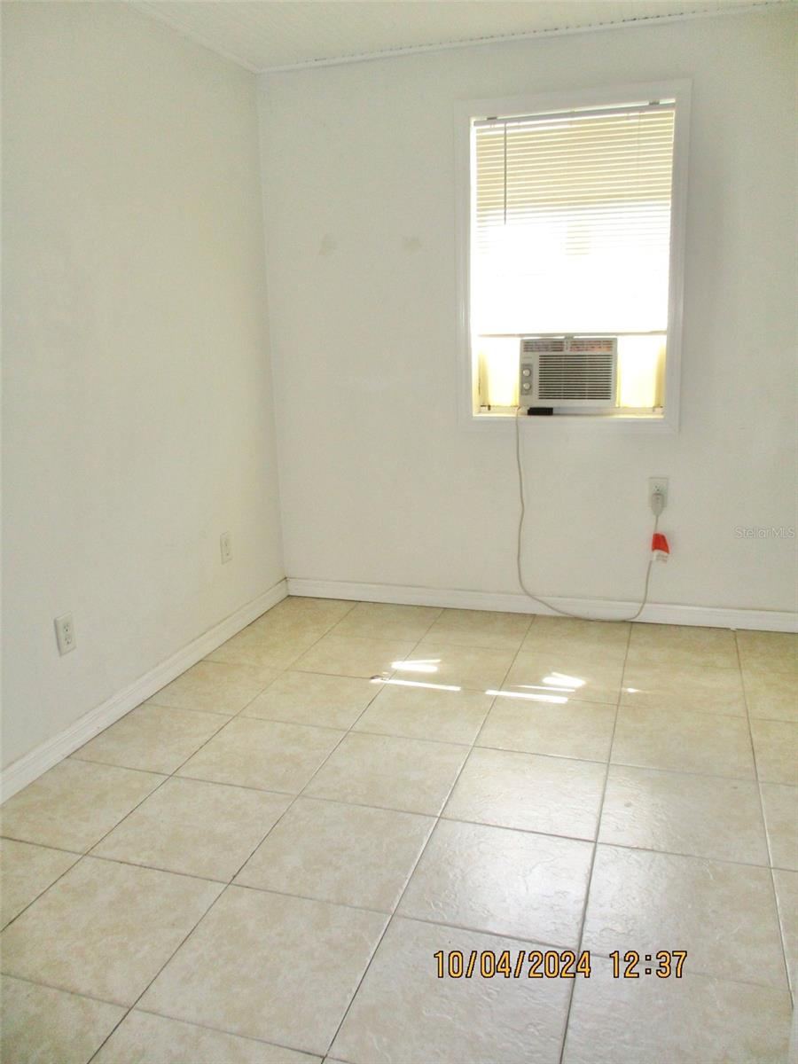 Photo 11 of 14: Unit B