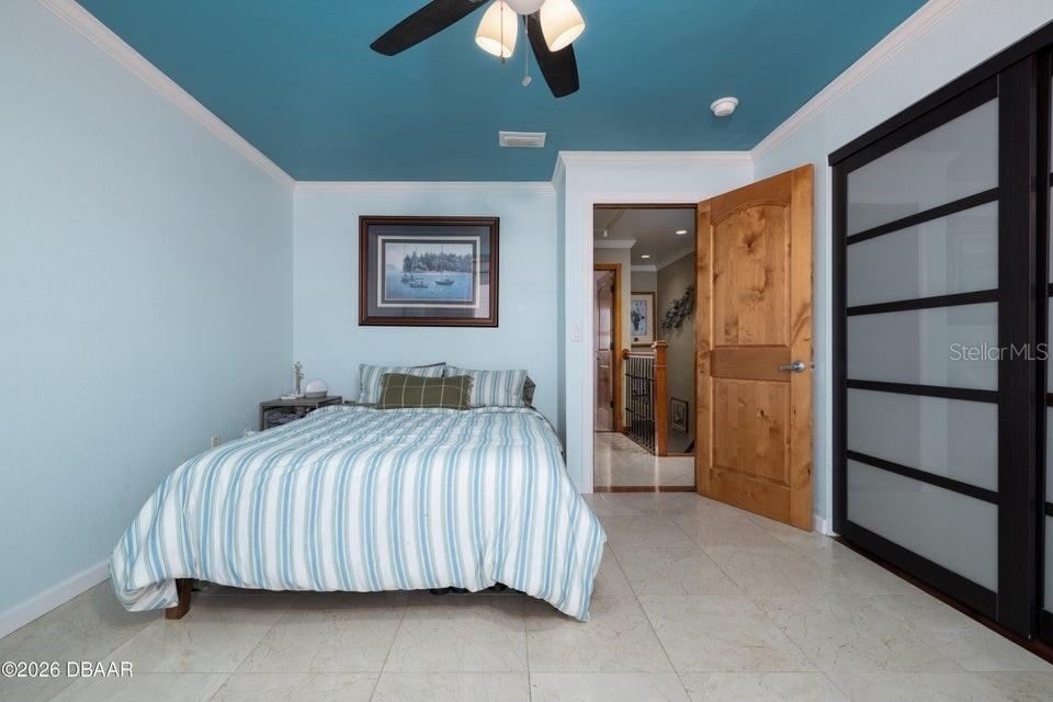 Photo 14 of 20