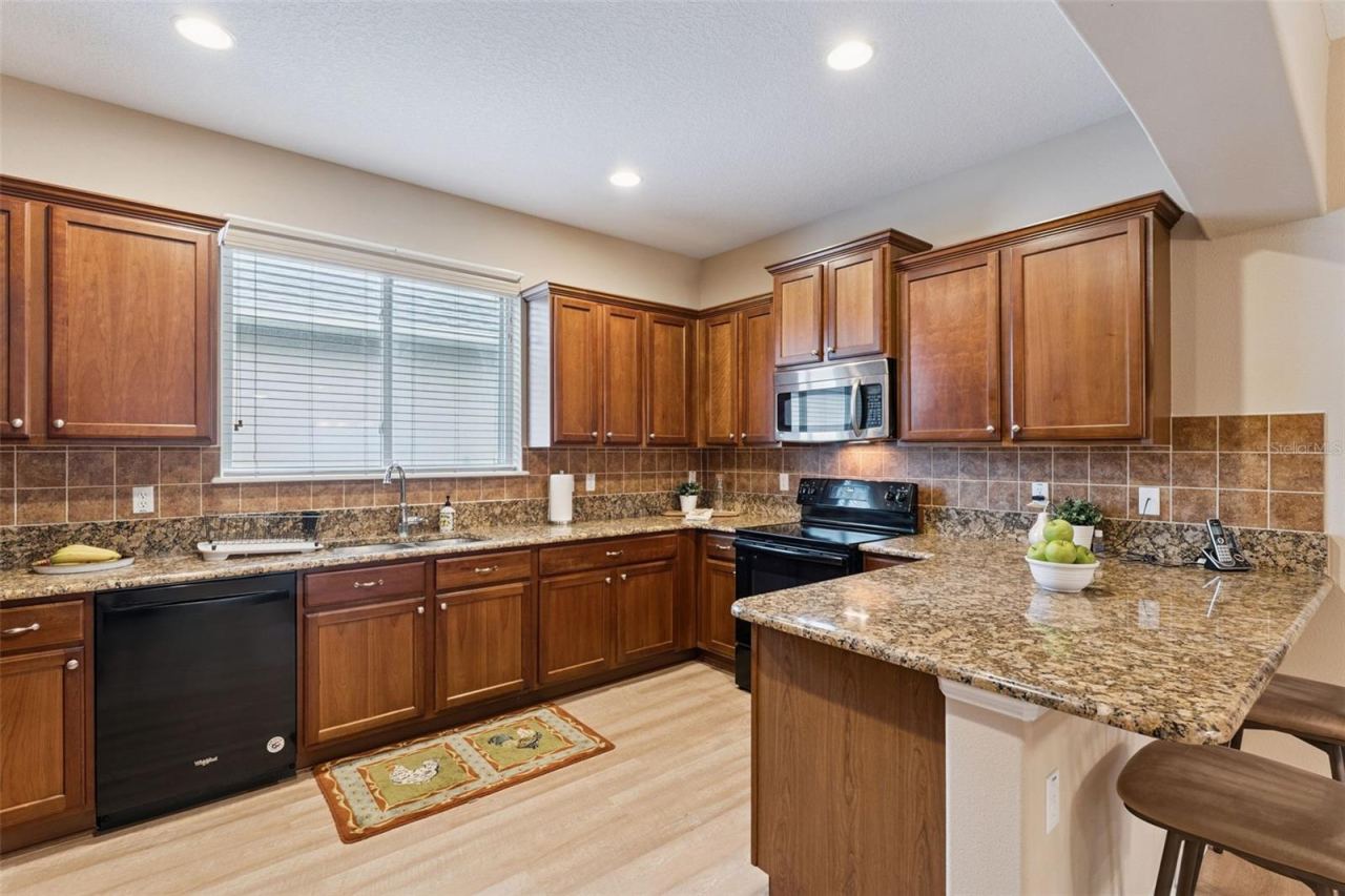 Photo 7 of 20: 11' x 14'6" Kitchen