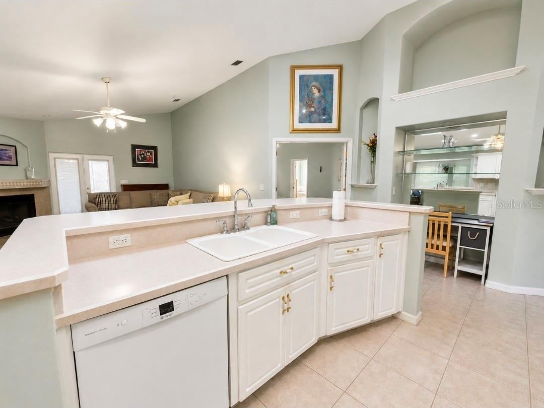 Photo 19 of 20: Kitchen Island