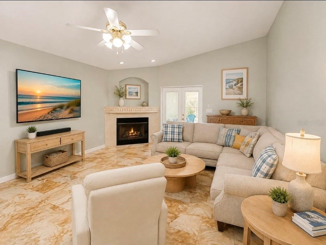 Photo 15 of 20: Living room has Onyx flooring