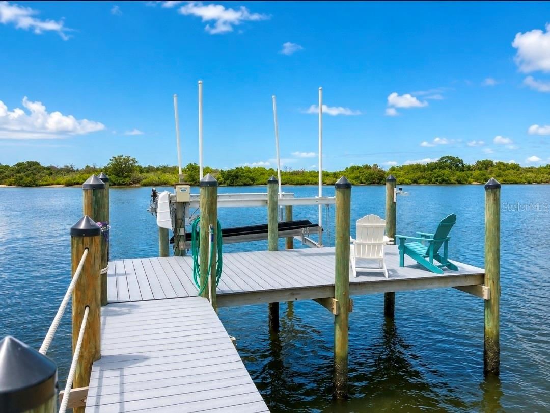 Photo 9 of 20: End slip. Best position on the pier.