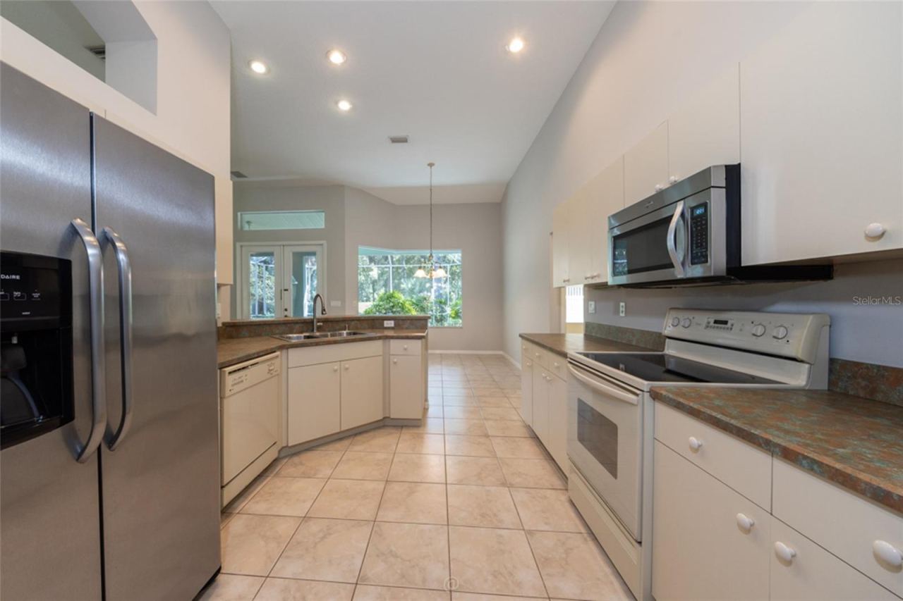 Photo 6 of 20: Kitchen