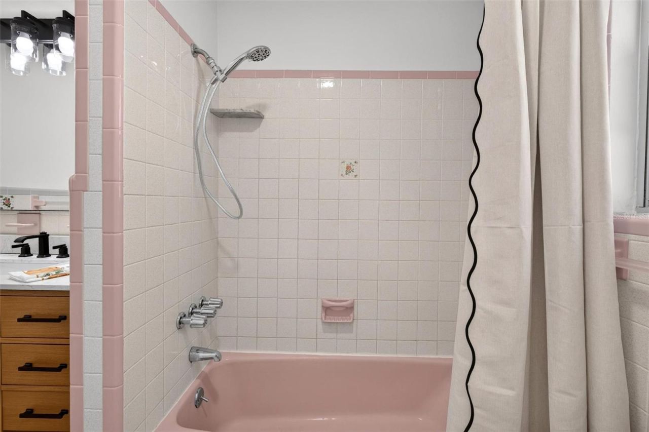 Photo 18 of 20: Guest Bath Reno