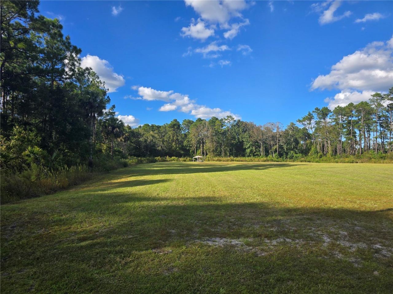 Photo 9 of 10: Left Front Side Property