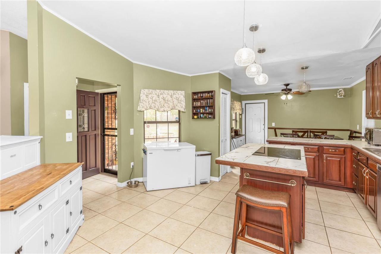 Photo 14 of 20: Kitchen