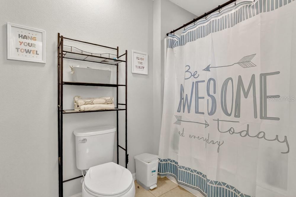Photo 20 of 20: 2nd Bathroom