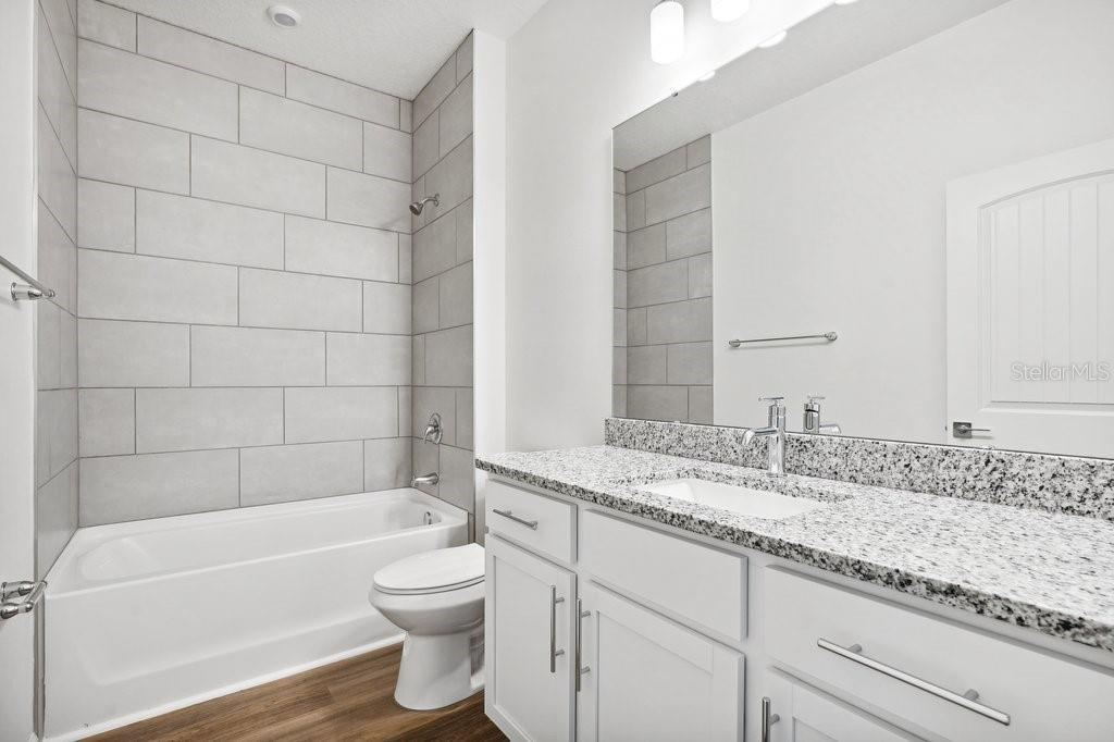 Photo 9 of 12: Bathroom 2