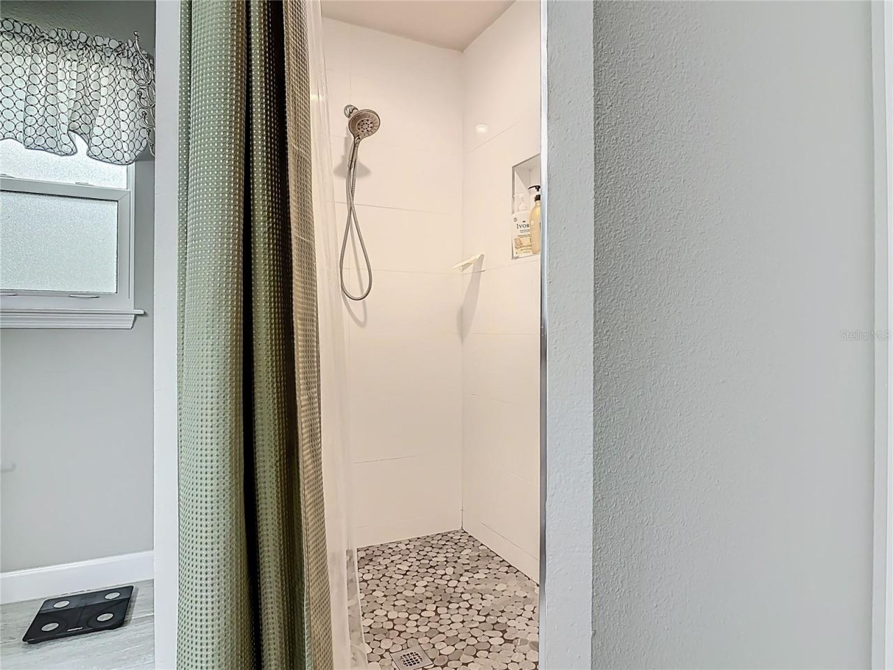 Photo 17 of 20: Master Bathroom