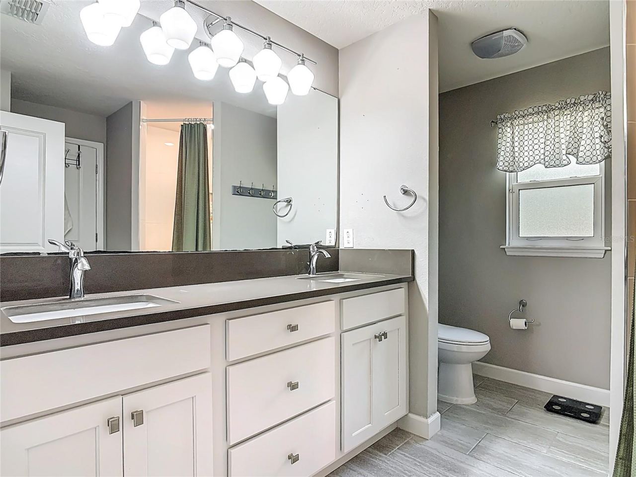 Photo 16 of 20: Master Bathroom