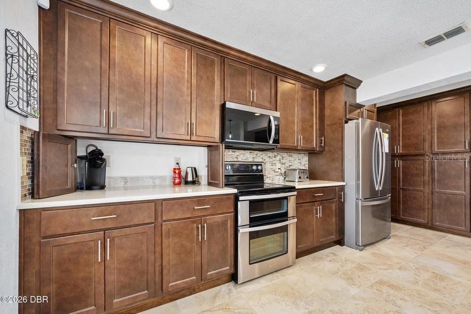 Photo 18 of 20