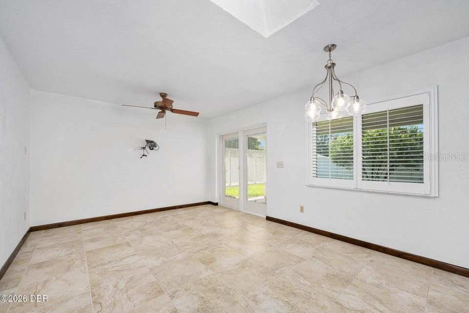 Photo 14 of 20