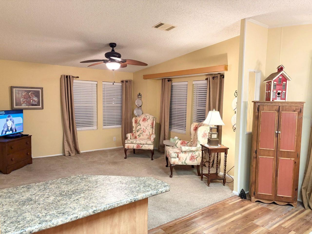 Photo 16 of 20: Family room open to kitchen