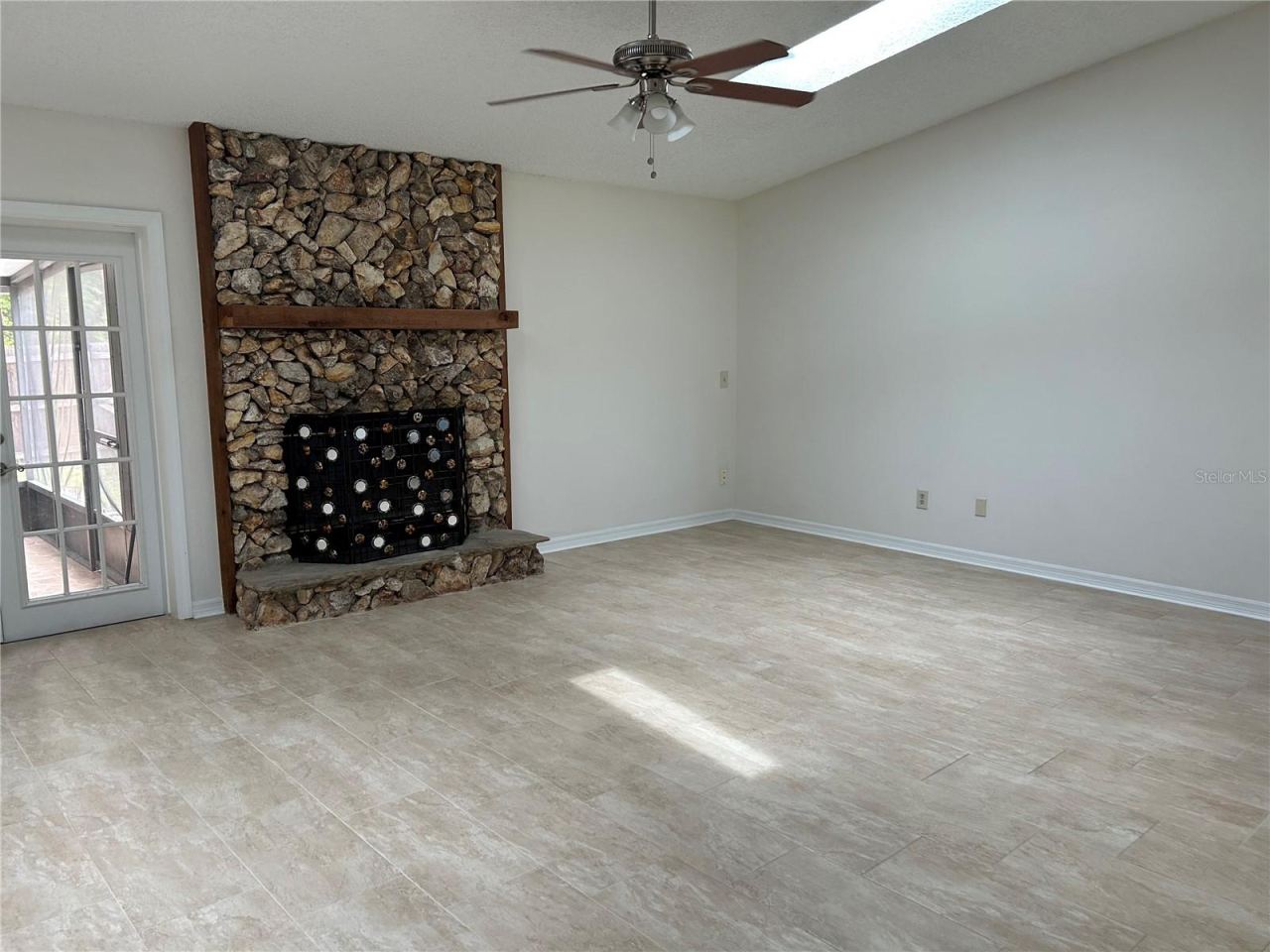 Photo 7 of 14