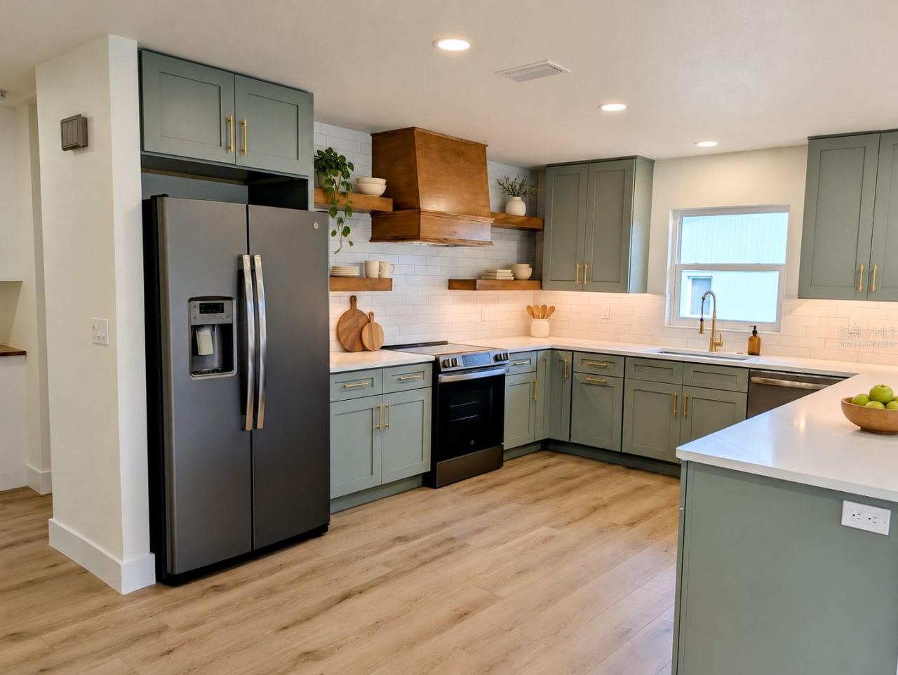 Photo 6 of 20: Kitchen Virtually staged
