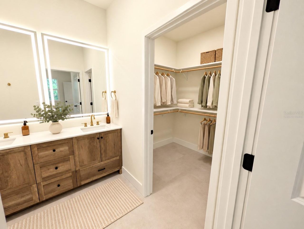 Photo 16 of 20: Primary bathroom Virtually staged