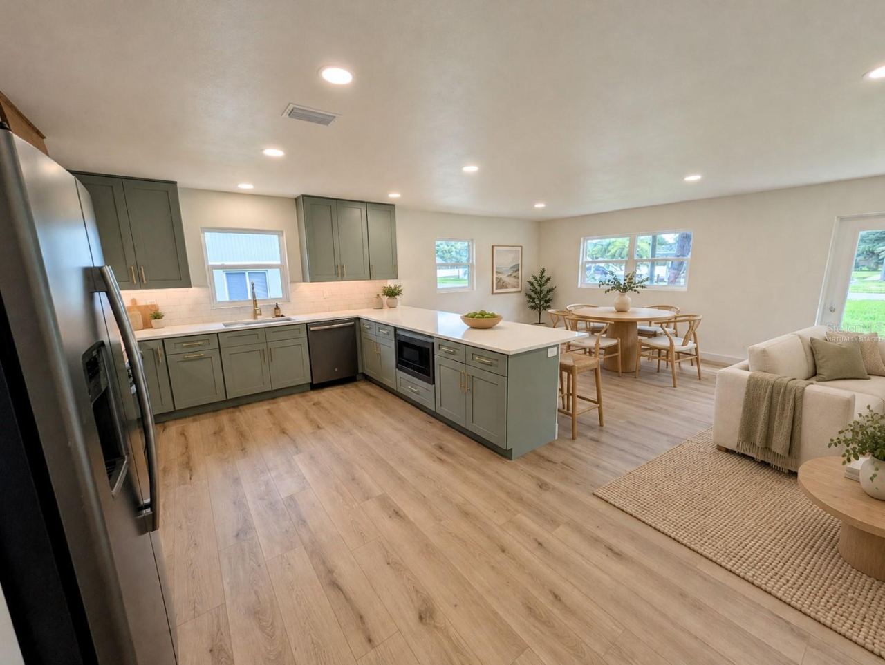 Photo 9 of 20: Kitchen Virtually staged