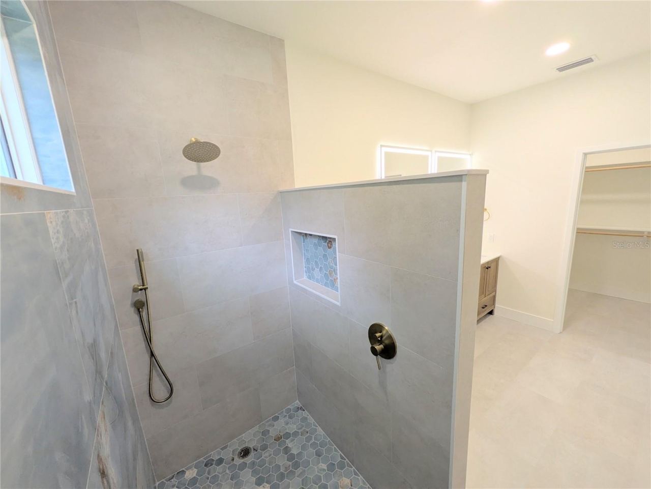 Photo 18 of 20: Primary shower