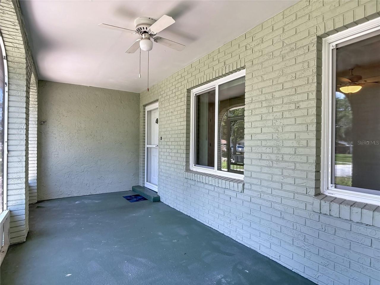 Photo 4 of 20: front entry