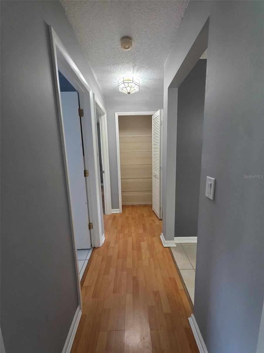 Photo 17 of 20: Foyer to remaining bedrooms