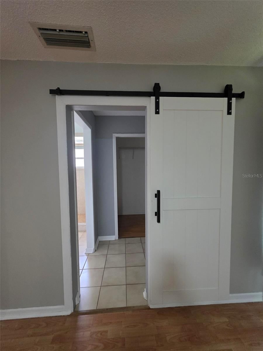 Photo 9 of 20: Master bathroom