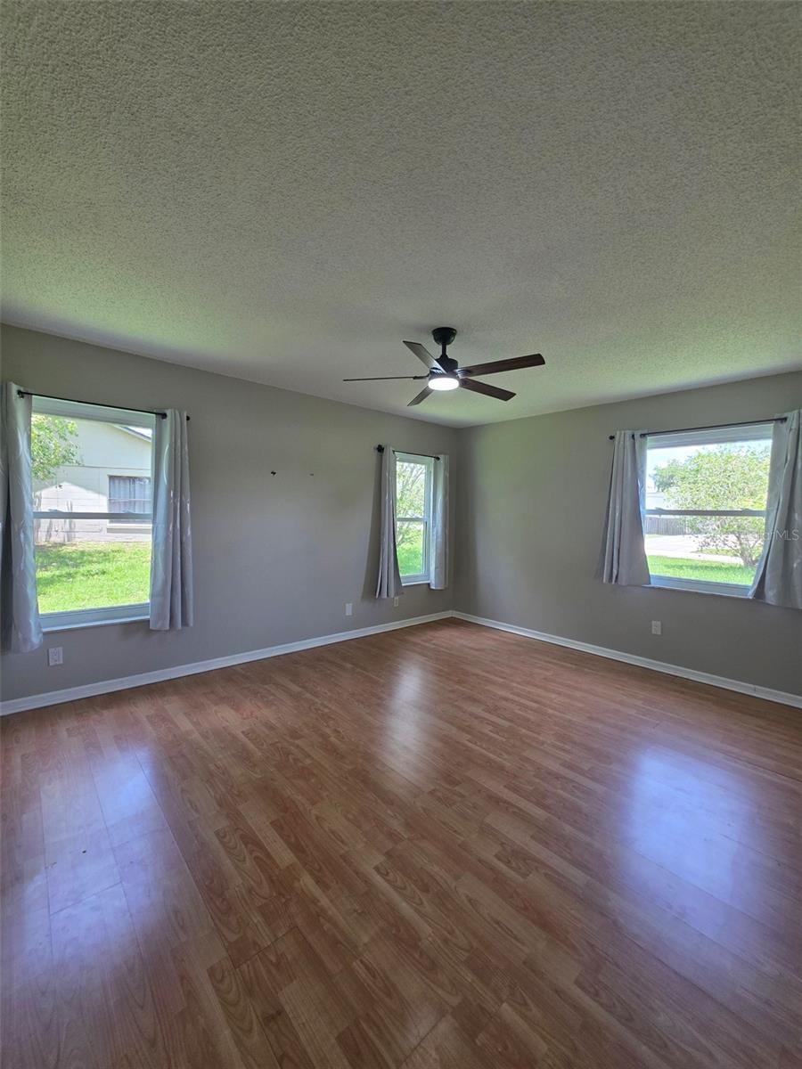 Photo 8 of 20: Master bedroom