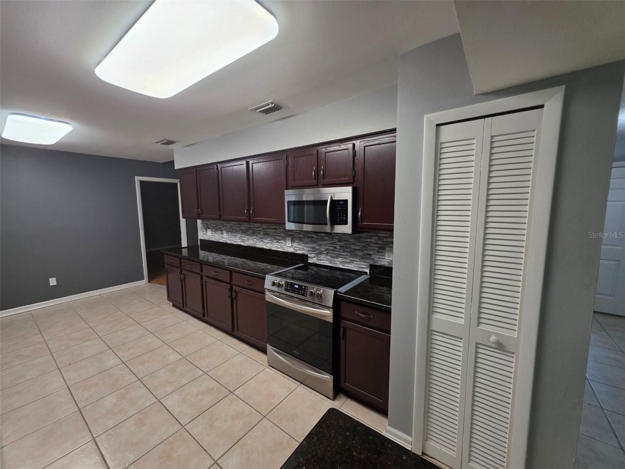 Photo 12 of 20: Kitchen