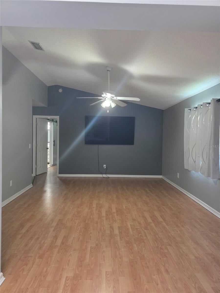 Photo 6 of 20: Livingroom