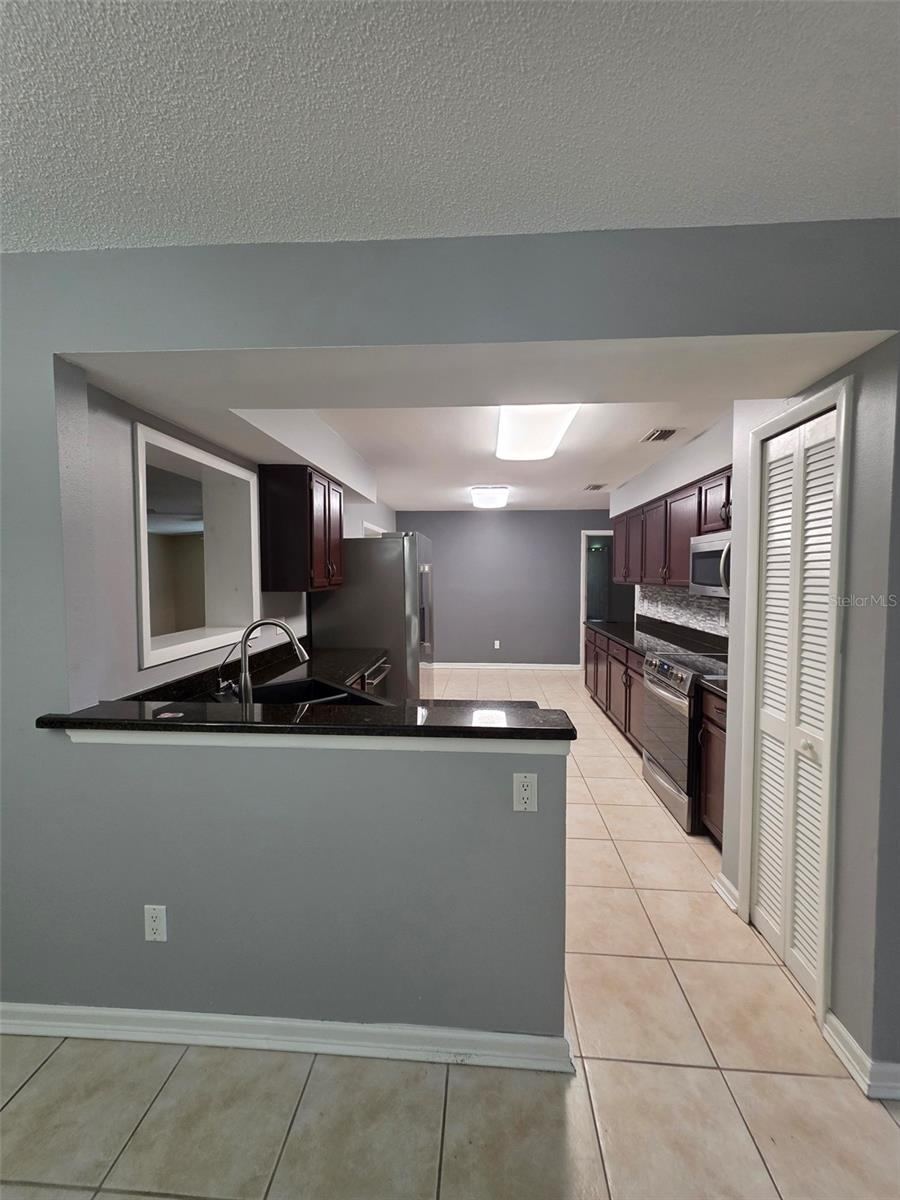 Photo 11 of 20: Kitchen
